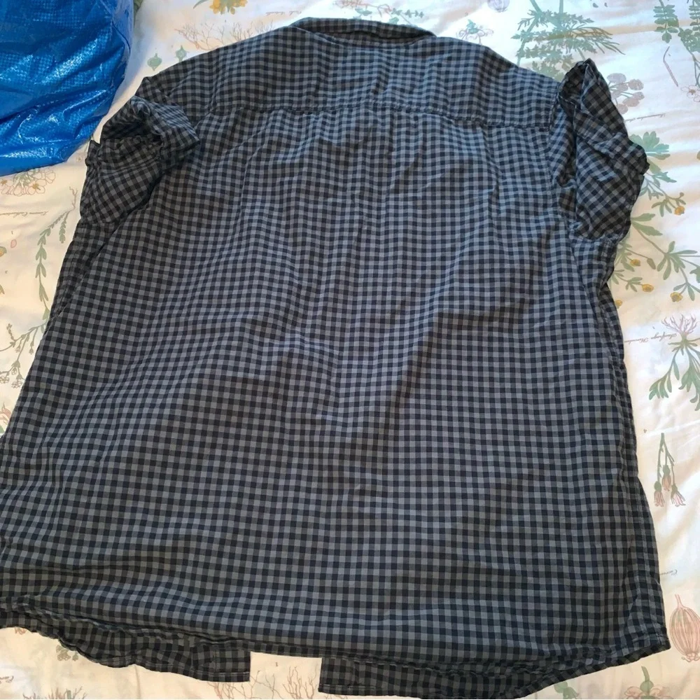Columbia men’s button top